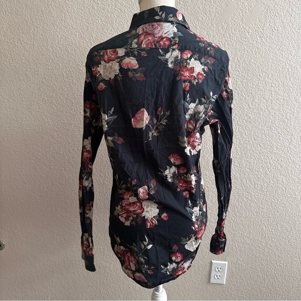 EXPRESS Extra Slim Top Black Floral Print Button Up Shirt Women's Size Medium - Picture 3 of 5